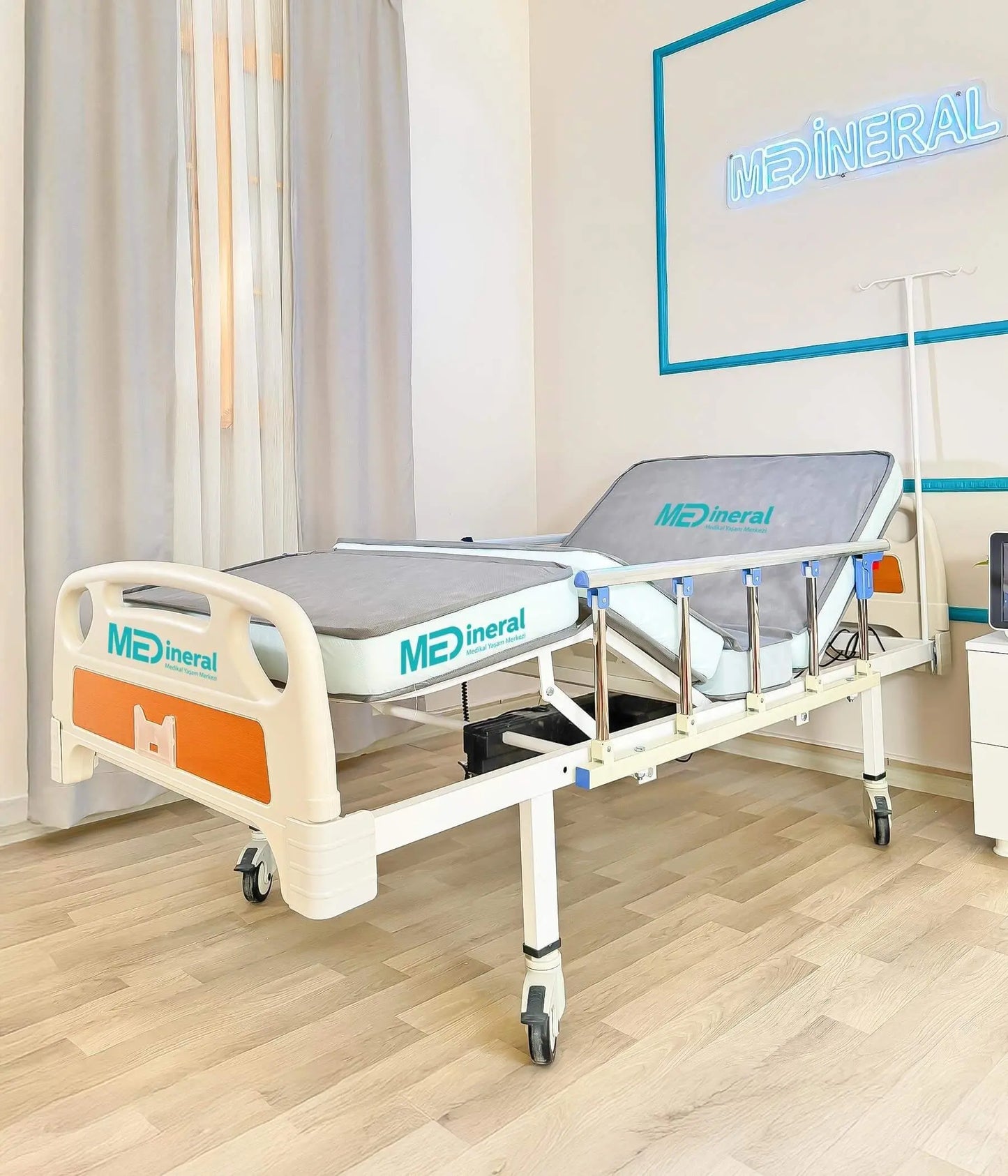 2 Motor Tabanca Korkuluklu Hasta Karyolası | 15 Cm Antibakteriyel Visko Yatak + Alez