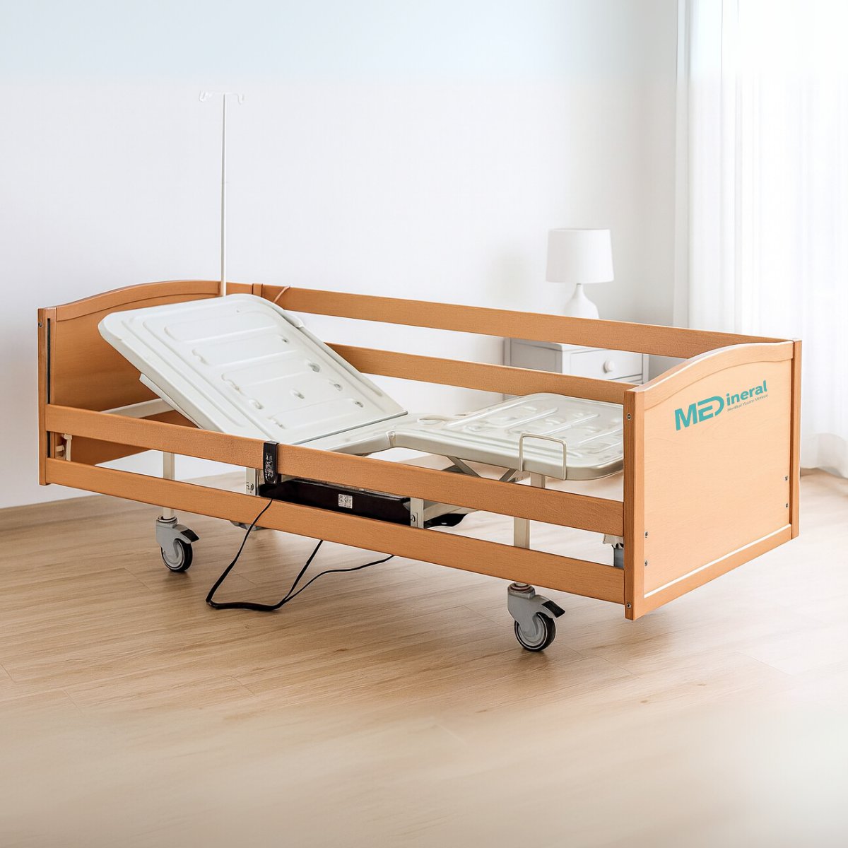Ev tipi 2 motorlu hasta karyolası ve hasta başı komodin seti