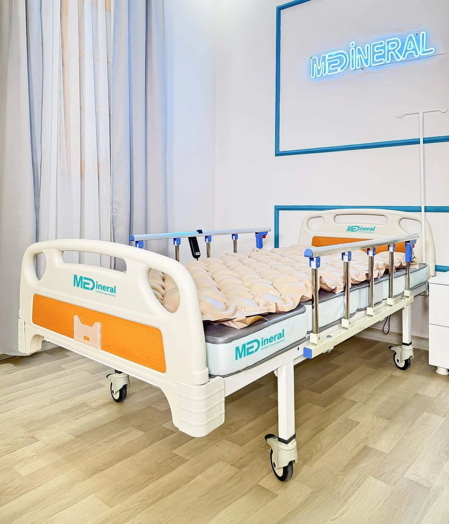 2 Motor Tabanca Korkuluklu Hasta Karyolası | Baklava Tipi Havalı Yatak + Alez