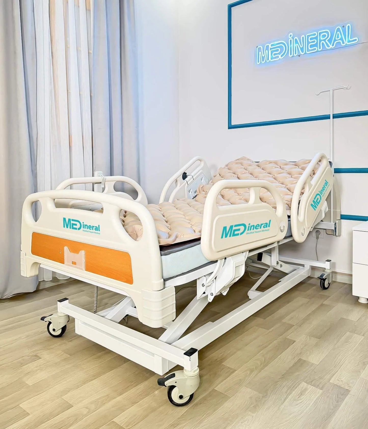 3 Motor Hasta Karyolası | Full ABS Asansörlü + Baklava Tipi Havalı Yatak + Alez