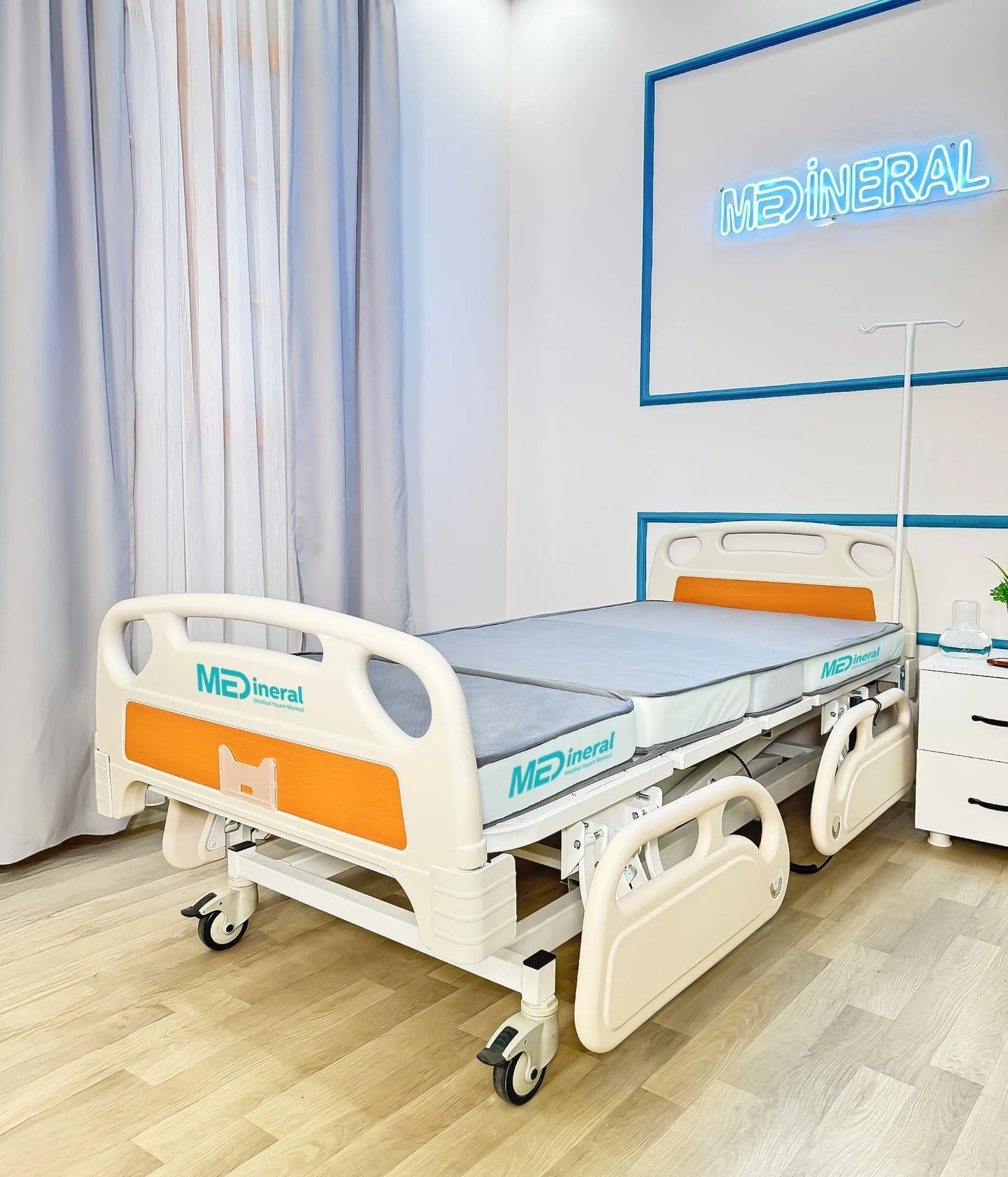 4 Motorlu Hasta Karyolası | Full ABS Asansörlü Elektrikli + 15 cm Antibakteriyel Visco Yatak & Alez